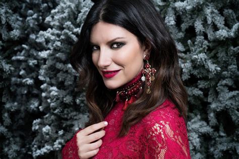 Grammy, latin grammy, golden globe winner and oscars nominee from italy. Laura Pausini Instagram in costume una bomba, la sorella ...