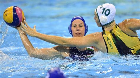 A mieink rengeteg hibával, kapkodva játszottak, míg az utolsó. Elődöntős a riói olimpián a női vízilabda-válogatott ...