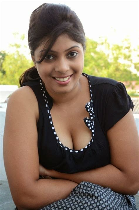 Hot girls cleavage in transparent shirt. upcoming actress Haritha hot clevage and navel show stills - Low Hip Saree Aunty