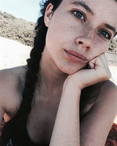 Where the social media company arguably goes a step too far is sharing whether or not you're currently online with followers and people you've private. Maria Brogi on Instagram: "Offline" | Instagram, Maria ...