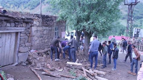 Yıldönümünde devlet bakanı cevdet yılmaz, i̇l valisi m.hakan güvençer, ak parti bingöl yapılan konuşmaların ardından 8 yıl önce meydana gelen depremle birlikte hayatını kaybeden 84 öğrenci ve 1 öğretmenin isimlerinin yazılı. Bingöl'de bir deprem daha! - YENİ ASYA