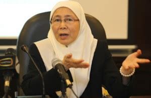 Wan azizah wan ismail (born 3 december 1952) is a malaysian politician. Anwar's wife steps in to fill gap as PR alliance regroups ...