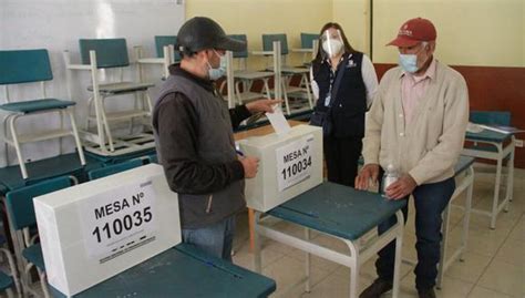 El candidato de perú libre aventaja a la lideresa de fuerza popular por un 0,44%. Elecciones 2021: inscriben listas de candidatos al ...