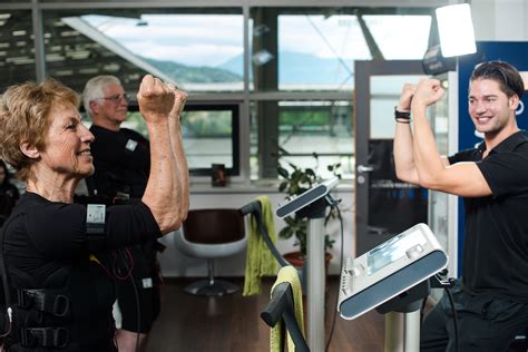 Astrazeneca zufolge soll der impfstoff nun an die südafrikanische variante angepasst werden und könnte in dieser form bis herbst bereitstehen. EMS-Training | Proteus Bodylounge