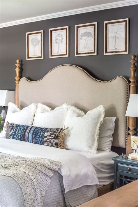 The best paint colors for a master bedroom 2020 personally if i m picking master bedroom paint colors and i want to make my room as relaxing as possible i would steer clear of yellow and orange and instead focus more on the different shades of blue. New Peaceful Art in the Master Bedroom - Bless'er House ...