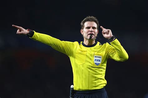 Felix brych will referee the match between manchester city and real madrid at the etihad stadium, in the second leg of the champions league round of 16 (friday, 9pm cest). Referee named for UEFA Champions League Final between Real ...