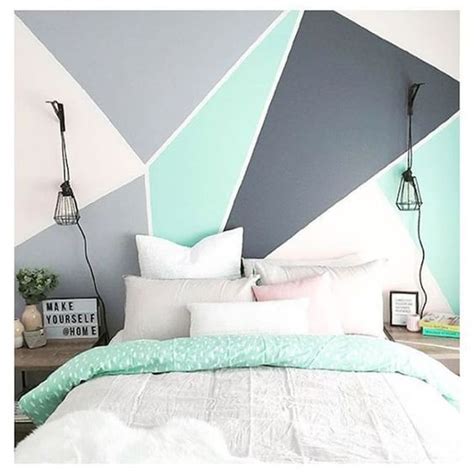 I materiali utilizzati per l'arredo saranno determinanti per la decorazione della camera da letto. 20 Ideas Geometric Wall Decor nel 2020 | Pareti camera da ...