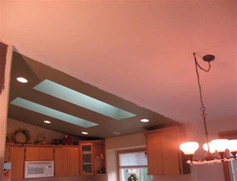 The knockdown drywall finish, an early 1990s successor to popcorn and orange peel textures, has remained a hit with homeowners for its impressive appearance and practicality. Orange Peel Ceiling - South Florida Popcorn Ceiling Removal