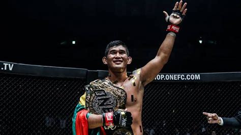 Myanmar icon aung la n sang lit up the thuwanna indoor stadium with a spectacular performance against middle eastern champion mohammad time and time again, aung la n sang has proven that he is a finisher inside the one cage. Aung La N Sang among champs defending belts in ONE ...