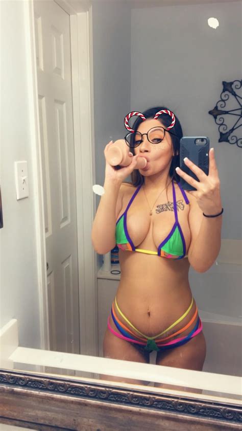 Content creators can earn money from users who subscribe to their content—the fans. https://onlyfans.com/ashleegrant : OnlyFans101