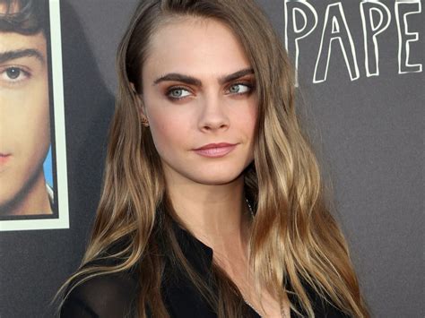 Cara delevingne (pronounced delaveen, born 12 august 1992), british fashion model and actress. Abrechnung mit Mode-Welt: Cara Delevingne verlor sich ...