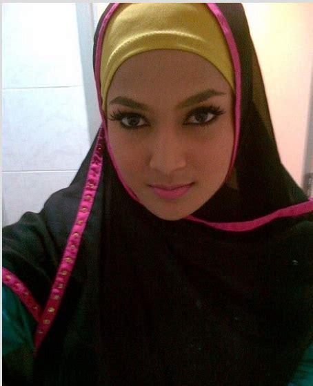 Anda mungkin penasaran apa arti mimpi melihat ka'bah di depan mata, atau mungkin membangun ka'bah. CERITA SEMASA: GEMPAQ : GAMBAR TERLAMPAU PELAKON DRAMA SAHARA