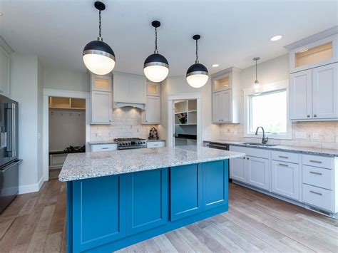 Visit one of our convenient locations and see why we are the areas #1 choice for kitchen cabinets. Kitchen Cabinets Bettendorf Ia / Bettendorf Home Boasts ...