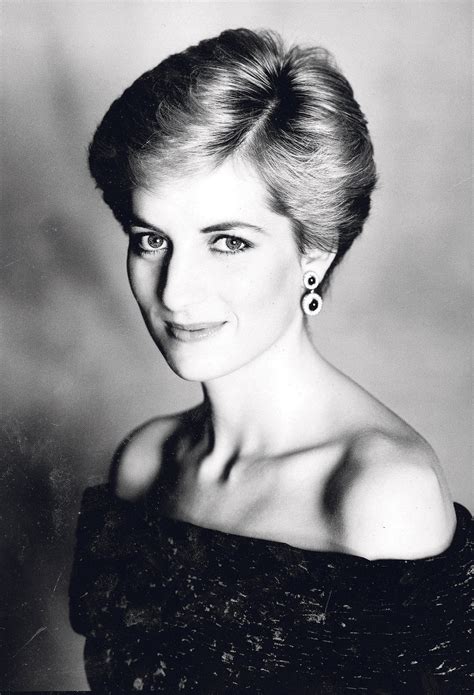 Lady diana spencerová by oslavila 60 let. GALERIE: Princezna Diana | FOTO 10 | Celebwiki.cz