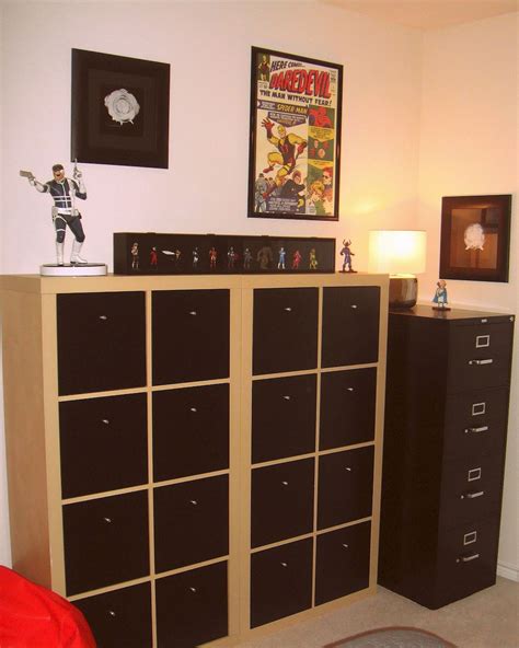 The common way of storing comic books is to get boxes from a local comic book shop and throw them all in by whatever organization that seems fit. 40 DIY First Apartment Organization Ideas | Comic book box storage, Comic book storage, Comic ...