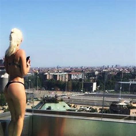 Mauro icardi, maxi lopez i wanda nara to główni bohaterowie historii o zdradzie, która śmiało mogłaby zostać zekranizowana. Mauro Icardi's wife Wanda Nara 'fined for breaking terms ...