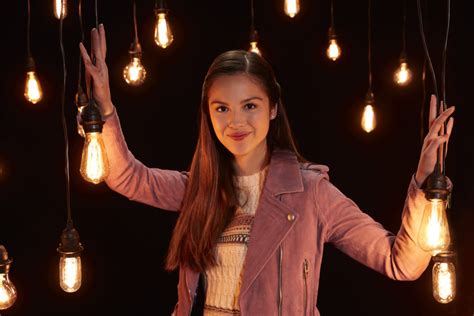 The first visual for season two shows ted. Olivia Rodrigo Alter - Olivia Rodrigo Stockfotos Und ...