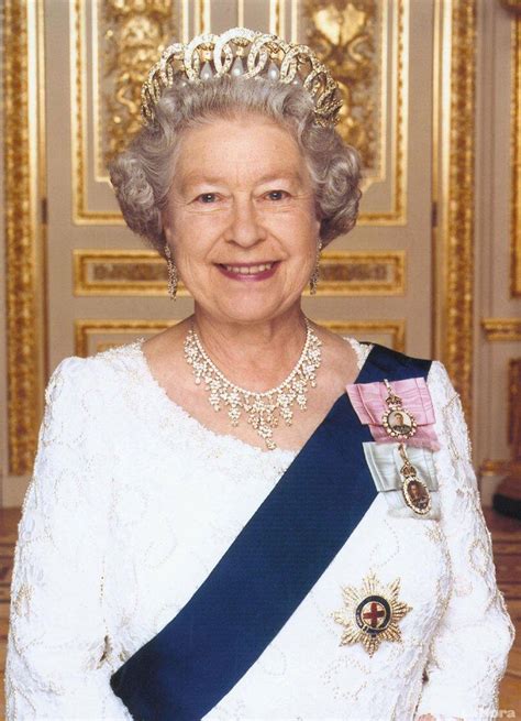 La reina isabel ii de inglaterra, de 90 años, se convirtió este lunes en la primera monarca británica en cumplir el jubileo de zafiro. Isabel II, la eterna monarca