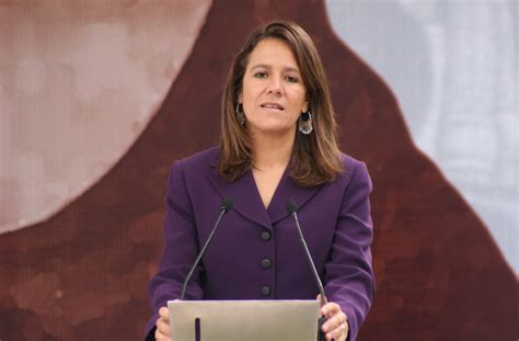 She is the wife of the former president of mexico felipe calderón and served as the first lady of mexico during her. Operarán a Margarita Zavala por desprendimiento de retina ...