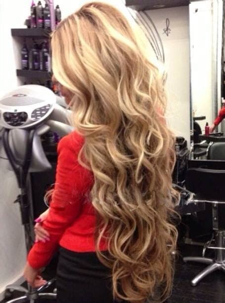 It makes you classy and sophisticated at the same time. loose curls hair | Tumblr