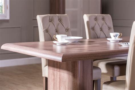 616 kn ~ 82 €. Stolovi: Fred