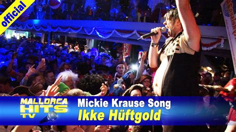 Fussball lied zur gewonnenen fußball wm 2014 von willi herren vs. Ikke Hüftgold - Mickie Krause Song - Ballermann Hits ...