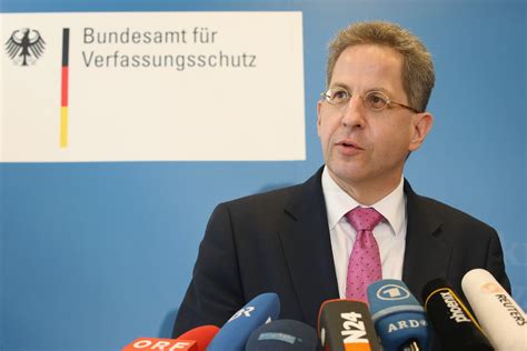 Es ist auf flickr in voller auflösung verfügbar. Arrest of Employee Inside Germany's Domestic Spy Agency ...