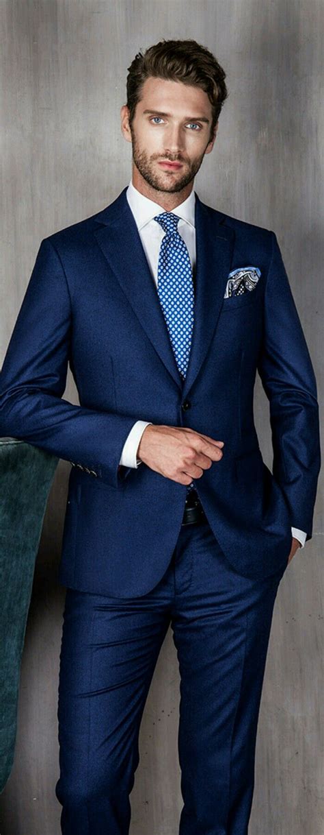 UOMO COLLEZIONI | Dapper men, Mens fashion suits, Suit and tie