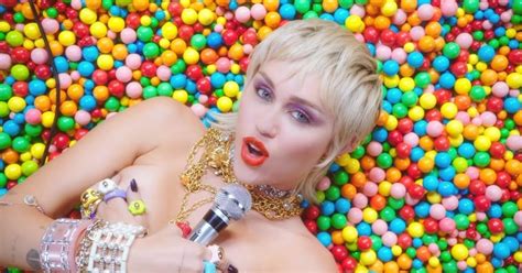 The mileyspace has 10,905 friends. Miley Cyrus le puso fecha al lanzamiento de su nuevo álbum, Plastic Hearts - Estar Informado