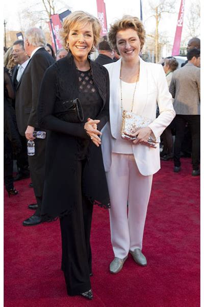 Il y a 2 heures. Le tapis rouge du Gala Artis - Châtelaine