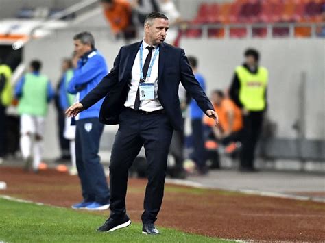 În fiecare familie există discuții. Laurenţiu Reghecampf, făcut praf şi pulbere de un rival ...