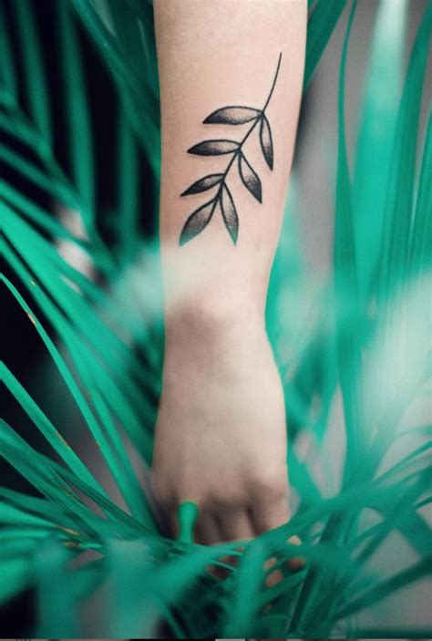 Since pain levels are specific to individual men and women, and can be impacted by injuries, surgeries wrist tattoos hurt pretty badly and are very high on the pain scale. 20 Pretty Small Wrist Placement Tattoo Ideas For Woman ...