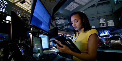 Start your own brokerage (syob). Millennial moves: Lauren Simmons is the only full-time ...