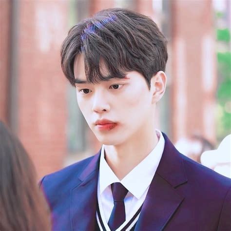 Y por eso te traemos a los coreanos que son considerados los más guapos del kpop, según la lista además de ser super talentoso, este chico es recordado por su participación en distintos doramas (novelas. - ғʟᴏᴡᴇʀᴏᴡᴏᴏᴏɴ - (con imágenes) | Dramas coreanos ...