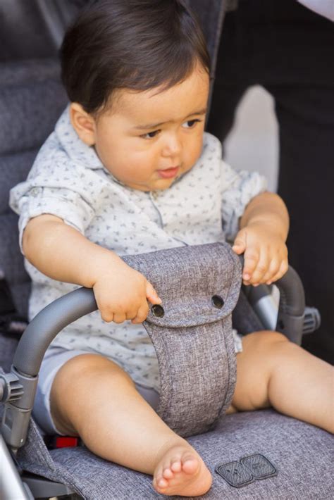 Wann babys wirklich bewusst anfangen zu lächeln, ist bei allen unterschiedlich. Ab wann ein Buggy sinnvoll ist, erfährst Du hier ...