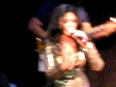 Aunque hospitalizada, de esta no me. Maria Conchita Alonso at South Beach - YouTube