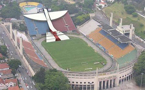 Centenas de carros aguardavam para imunizar familiares nos pontos montados em interlagos, na zona sul, e no estádio do pacaembu, na zona oeste. G1 > Edição São Paulo - NOTÍCIAS - No Pacaembu, Papa vai ...