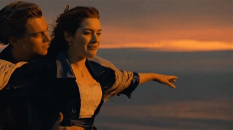 Kate winslet says titanic prepared her for the mountain between us. Kate Winslet Hilariously Recreates Her Famous 'Titanic ...