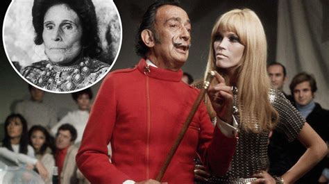 Did salvador dali and amanda lear have romantic relationship? Amanda Lear raconte son ménage à trois avec Gala et Salva ...