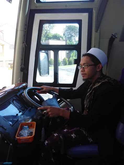 Lowongan kerja driver mekanik kernet bus pariwisata yogyakarta nama perusahaan / pembuka lowongan : Puasa Ramadhan Bagi Sopir dan Kernet ~ Fanpage Muslim