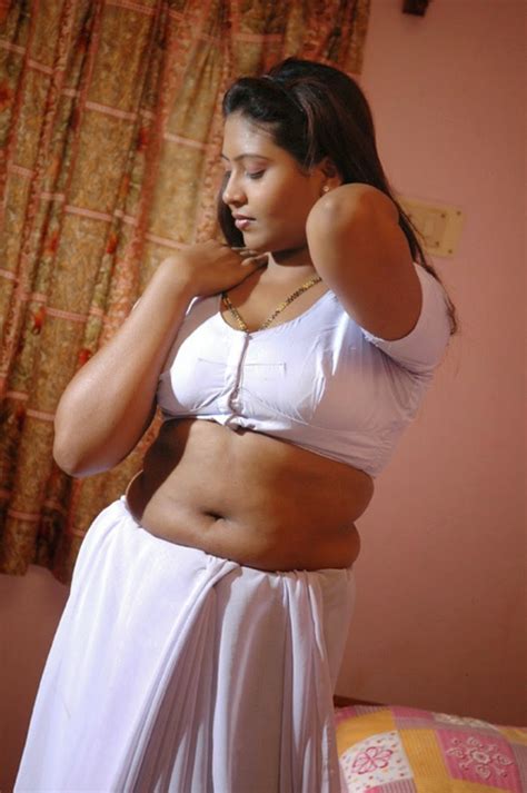 Kannada hot serial actress mallu aunty navel press thopul enjoyed melons cleavage. 40+ Aunty Navel : Sexy Aunty Photos Without Saree 👙 Hot ...