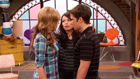 Cat valentine and sam puckett are the two title characters of sam & cat, and they are best friends and roommates. Mydooropen: Jennet mccurdy e nathan kress:seddie.