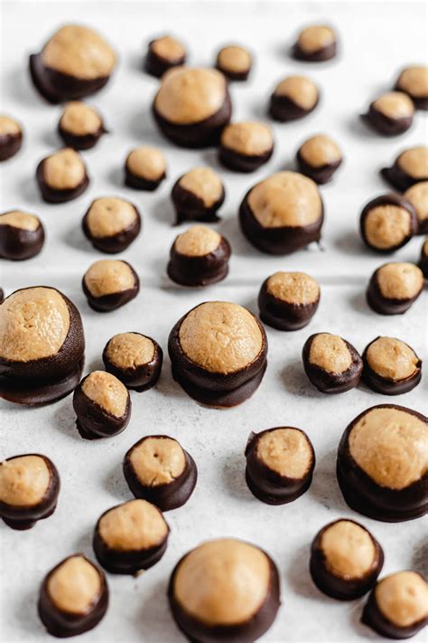 They're a delicious peanut butter truffle dipped in. Buck Eye Truffle - Protein Truffles, aka Healthy Buckeyes ...