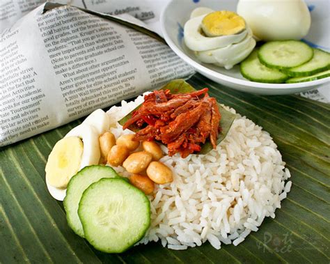 Nasi lemak bungkus (recipe souce: Eating Gold Nasi Lemak at Kovan | Sam's Alfresco Coffee