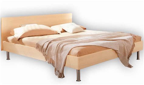 Bei villatmo können sie formvollendete designerbetten und exklusive boxspringbetten mit ausdrucksstarken designs, viel charme sowie tadelloser verarbeitung online kaufen! Betten Altbauer • Hier lieg ich richtig! - Bettgestelle ...