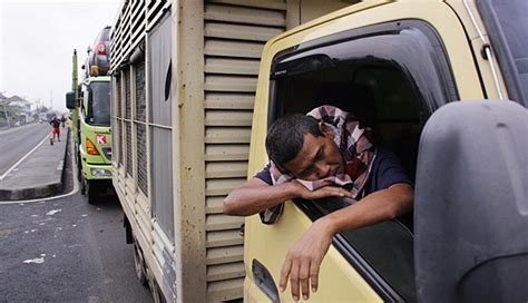 Dua tahun lalu, as juga kekurangan 30.000 sopir truk dan sempat kekurangan 20.000 sopir truk satu dekade lalu. Berapa penghasilan supir mobil truk? - Galena