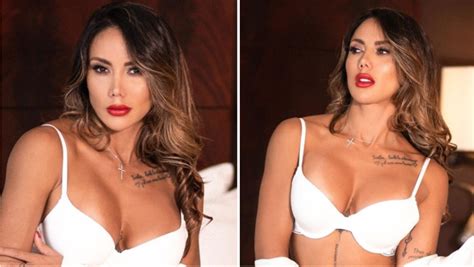 The popular barcelona's soccer midfielder arturo vidal is currently dating sonia isaza. La novia de Arturo Vidal incendia Instagram con unas fotos ...