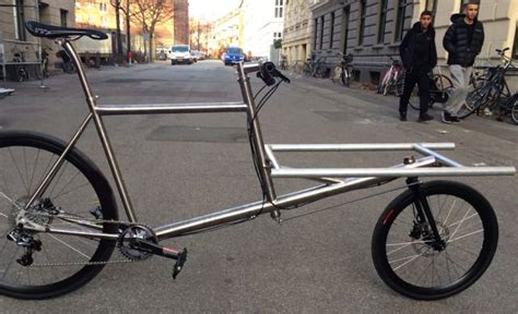 Im angeschlossenen café trifft man auf fans. (via cargo wednesdays… | KEIRIN cycle culture café. BERLIN ...