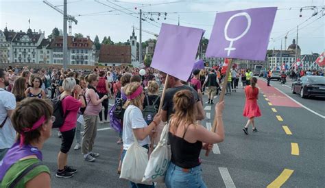 Der frauen*streik war landauf, landab sichtbar und präsent. Der Frauenstreik 2019 in Luzern: Die Bilder (5)