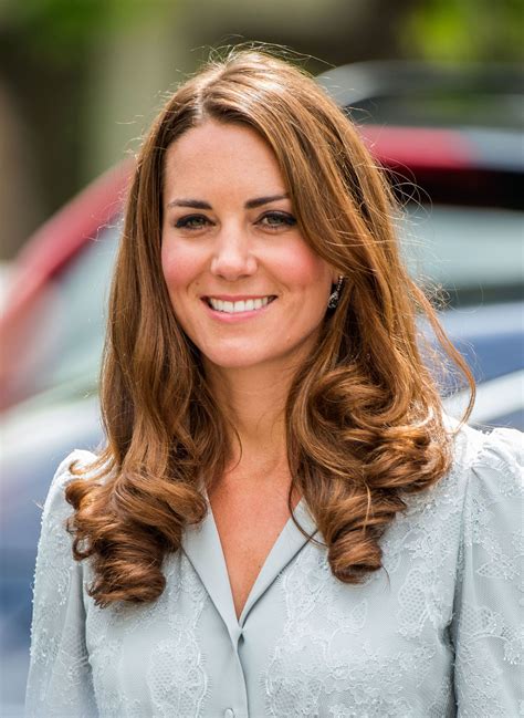 The royal pair now have three children, prince george, princess charlotte and prince louis. Kate Middleton bionda platino e irriconoscibile! Guarda la ...